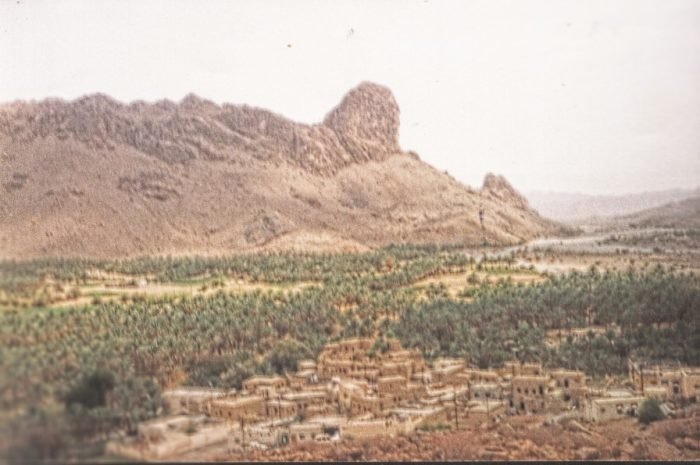 معرض للصور القديمة في بلدة العارض بولاية الحمراء في عام 2004م