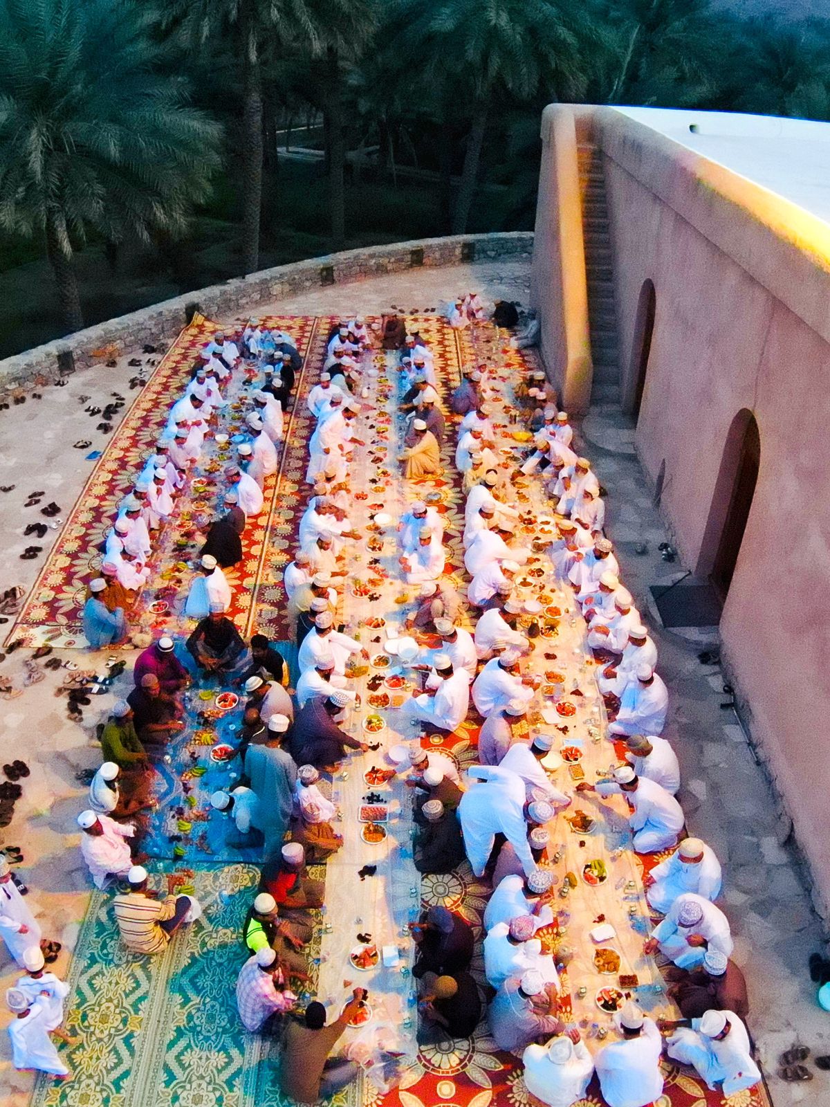 إفطار جماعي في جامع الإمام أبي سعيد الكدمي ببلدة العارض بتاريخ 23 رمضان 1444هـ الموافق له 14-4-2023م